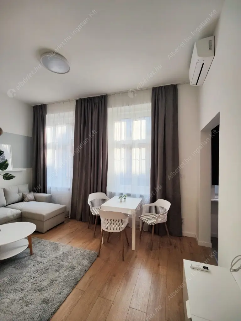 Kiadó albérlet 250000 Ft/hó áron: Budapest, VI. kerület  Teréz körút. Mérete: 36 nm, 1 szobás | Alberlet.hu - 6631884