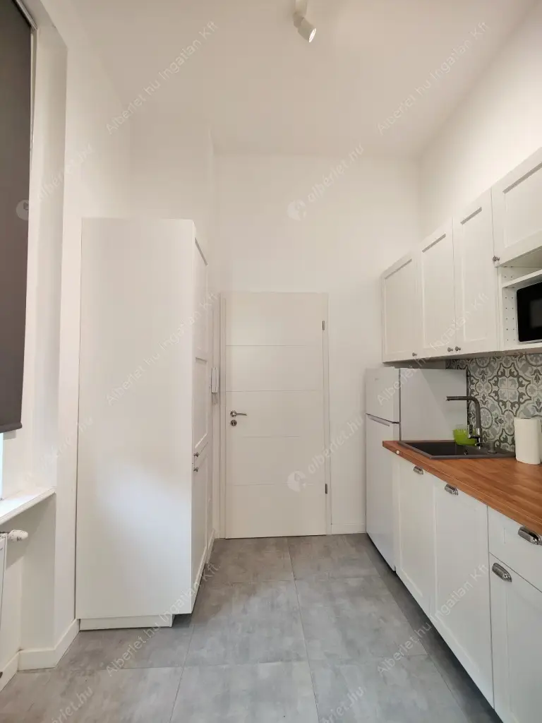 Kiadó albérlet 250000 Ft/hó áron: Budapest, VI. kerület  Teréz körút. Mérete: 36 nm, 1 szobás | Alberlet.hu - 6631891
