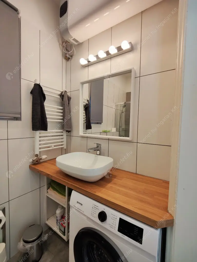 Kiadó albérlet 250000 Ft/hó áron: Budapest, VI. kerület  Teréz körút. Mérete: 36 nm, 1 szobás | Alberlet.hu - 6631894