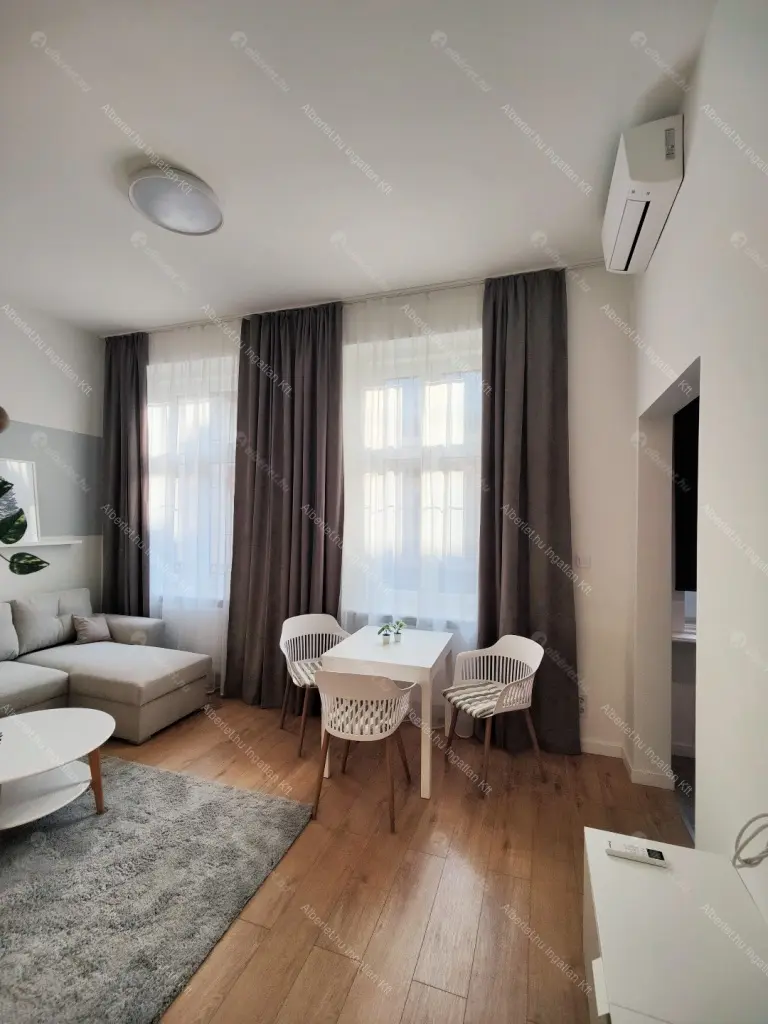 Kiadó albérlet 220000 Ft/hó áron: Budapest, VI. kerület  Teréz körút. Mérete: 36 nm, 1 szobás | Alberlet.hu - 6649932