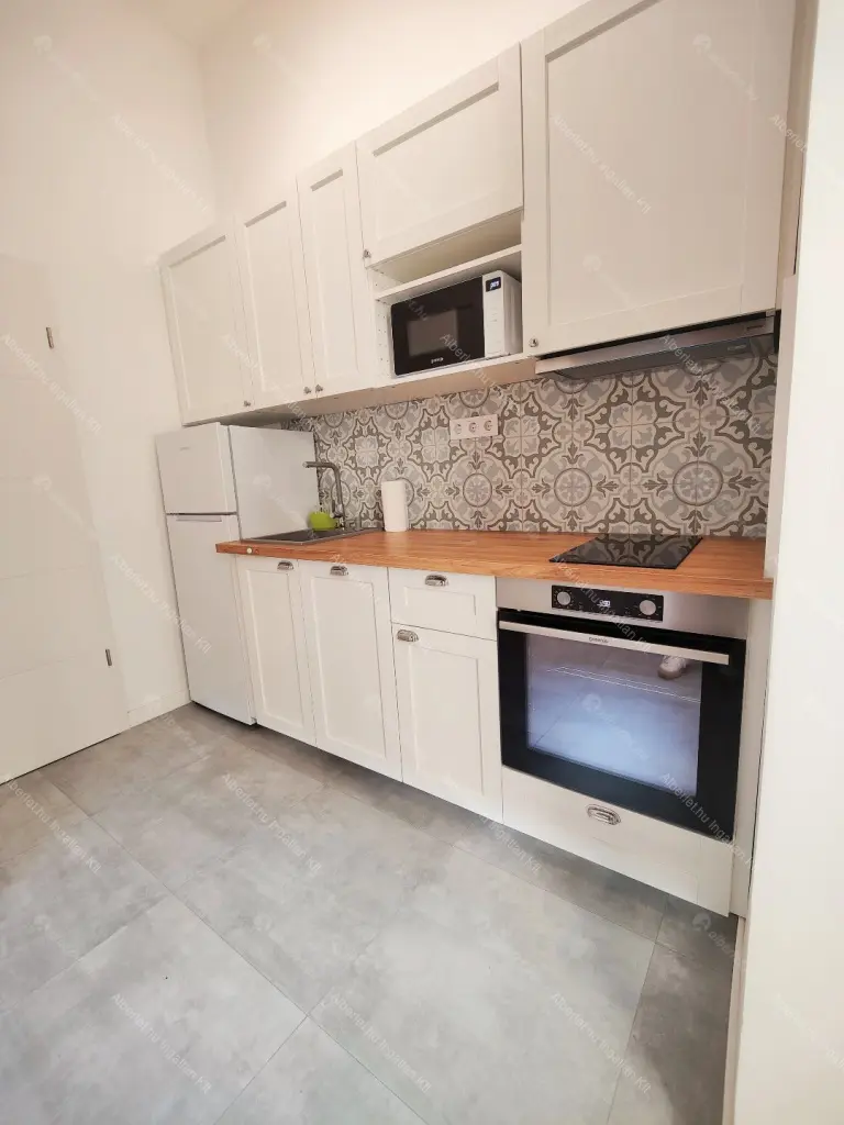 Kiadó albérlet 220000 Ft/hó áron: Budapest, VI. kerület  Teréz körút. Mérete: 36 nm, 1 szobás | Alberlet.hu - 6649937