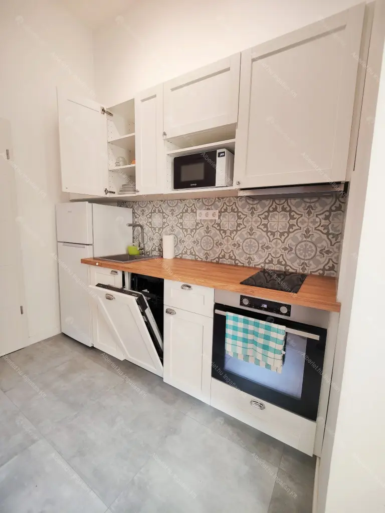 Kiadó albérlet 220000 Ft/hó áron: Budapest, VI. kerület  Teréz körút. Mérete: 36 nm, 1 szobás | Alberlet.hu - 6649938