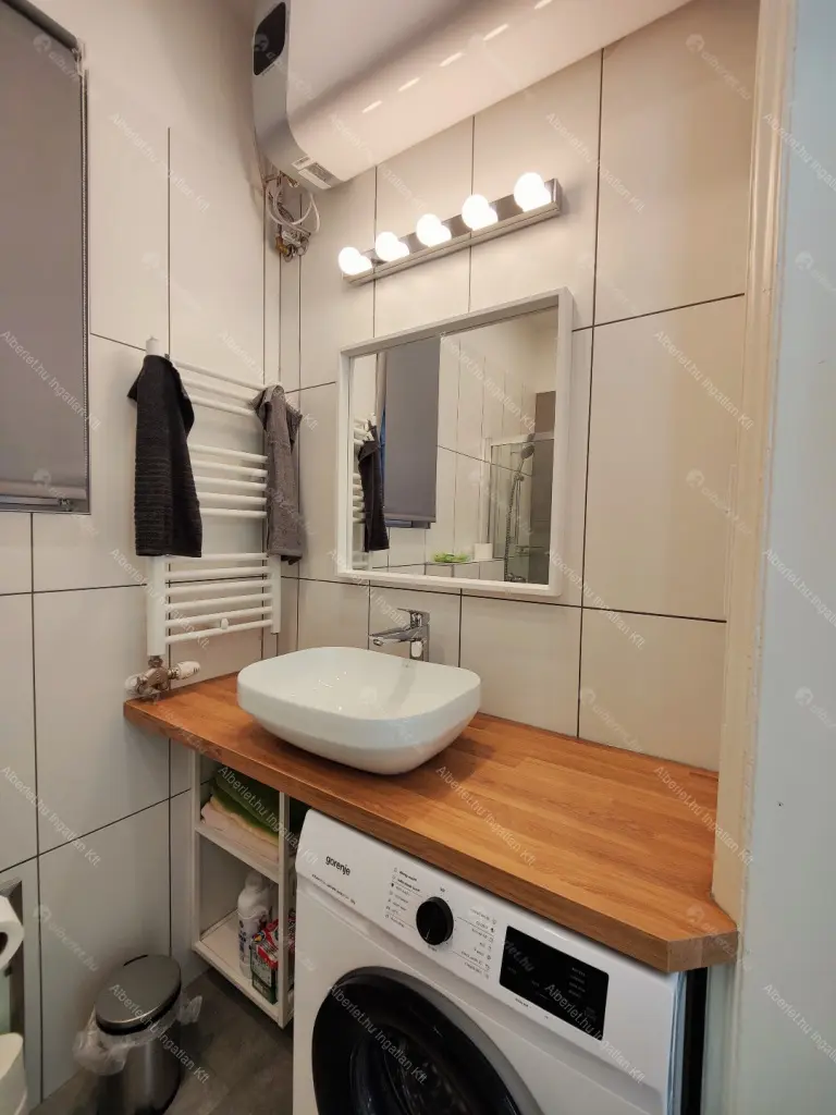 Kiadó albérlet 220000 Ft/hó áron: Budapest, VI. kerület  Teréz körút. Mérete: 36 nm, 1 szobás | Alberlet.hu - 6649942