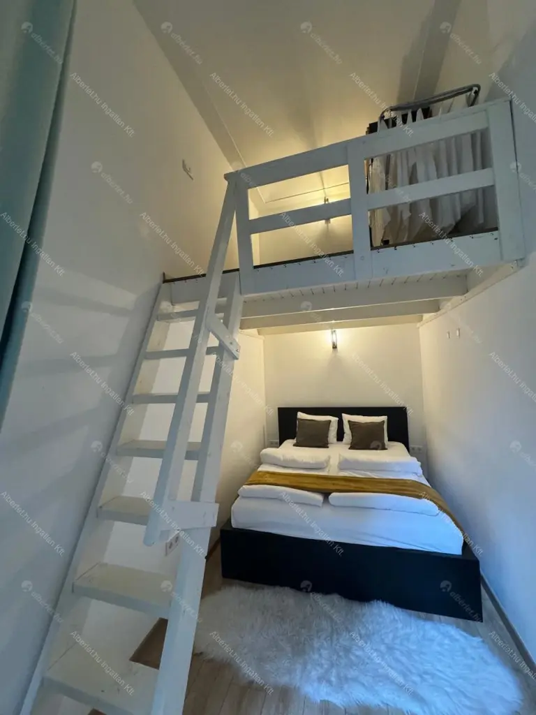 Kiadó albérlet 303000 Ft/hó áron: Budapest, VI. kerület  Teréz körút. Mérete: 39 nm, 1 szobás | Alberlet.hu - 6645809