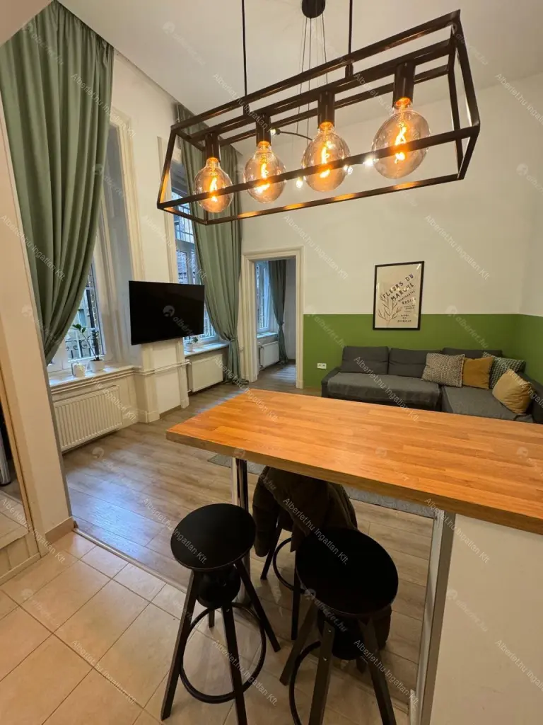 Kiadó albérlet 292000 Ft/hó áron: Budapest, VI. kerület  Teréz körút. Mérete: 39 nm, 1 szobás | Alberlet.hu - 6682402