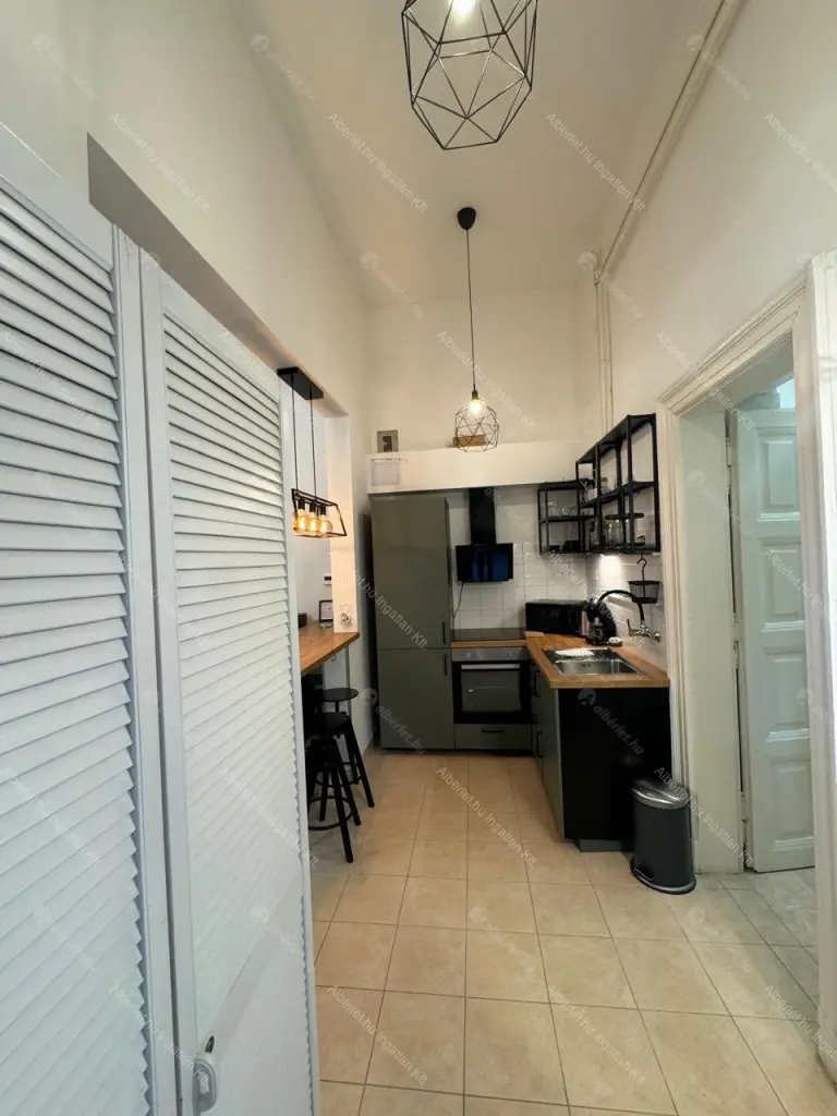 Kiadó albérlet 292000 Ft/hó áron: Budapest, VI. kerület  Teréz körút. Mérete: 39 nm, 1 szobás | Alberlet.hu - 6682408