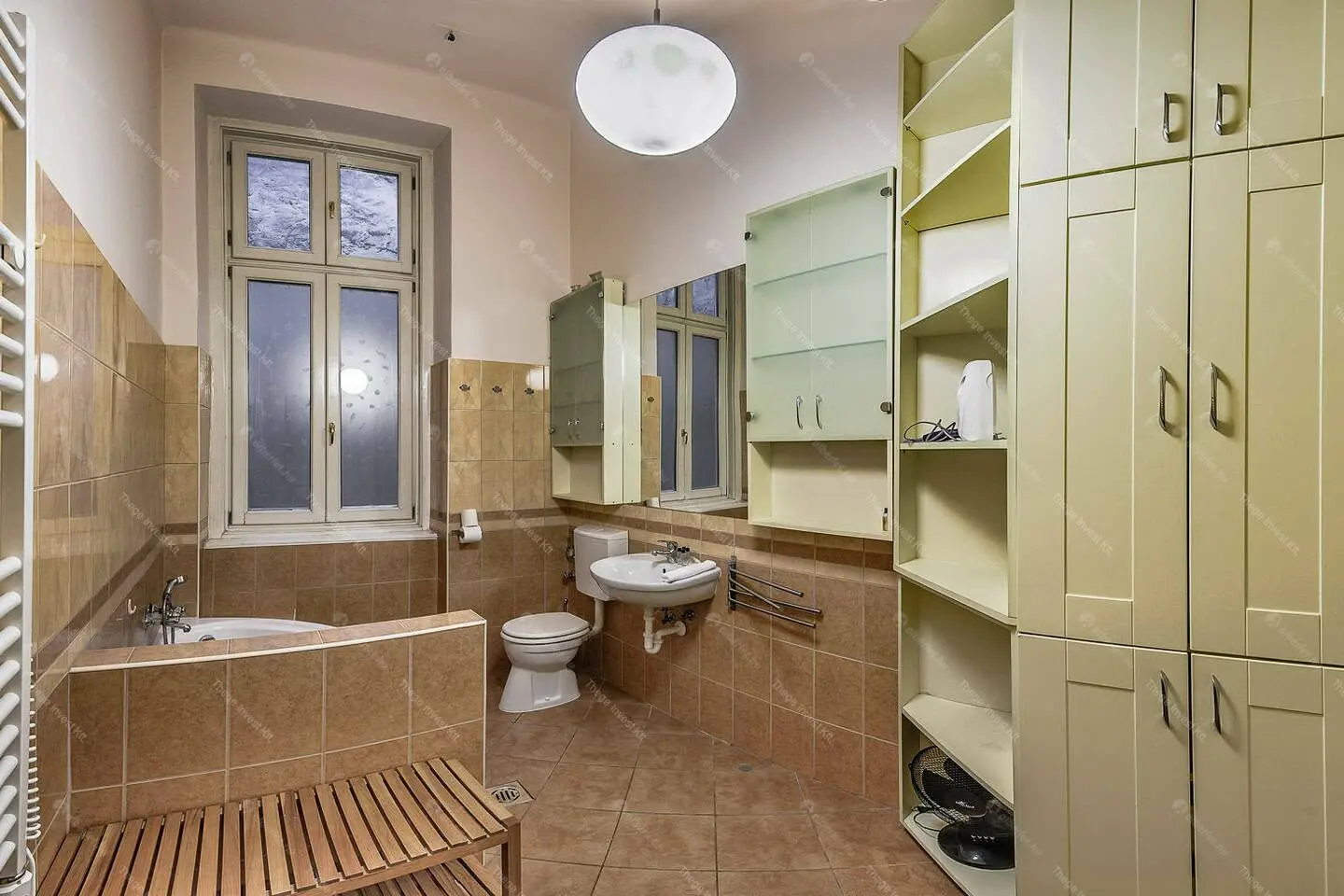 Kiadó albérlet 245000 Ft/hó áron: Budapest, VI. kerület  Teréz körút. Mérete: 40 nm, 1 szobás | Alberlet.hu - 6648121