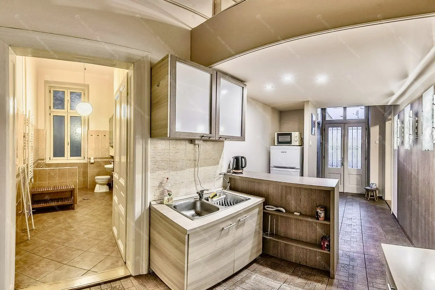 Kiadó albérlet 245000 Ft/hó áron: Budapest, VI. kerület  Teréz körút. Mérete: 44 nm, 1 szobás | Alberlet.hu - 6646315