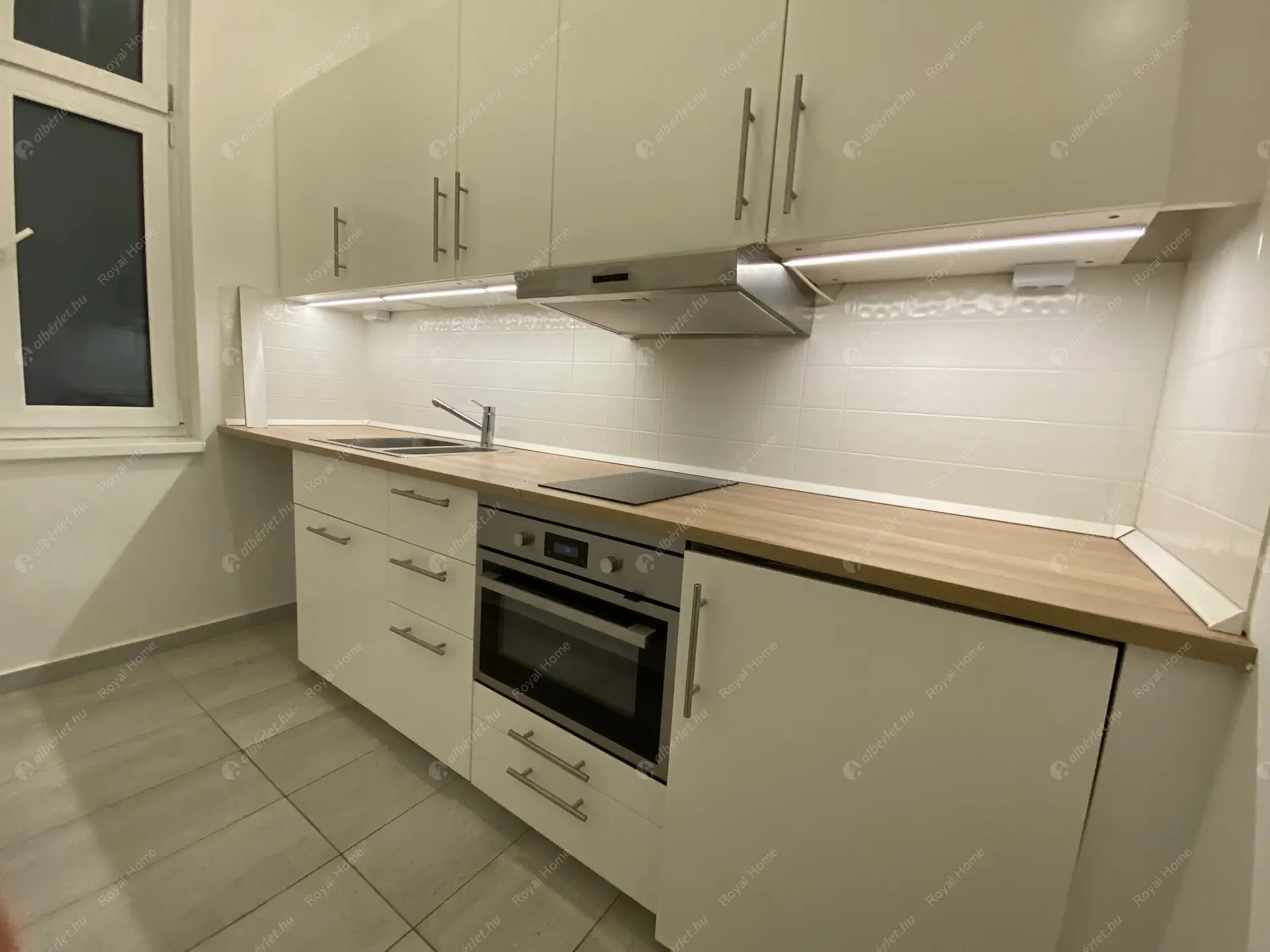 Kiadó albérlet 269000 Ft/hó áron: Budapest, VI. kerület  Teréz körút. Mérete: 60 nm, 2 szobás | Alberlet.hu - 5825178