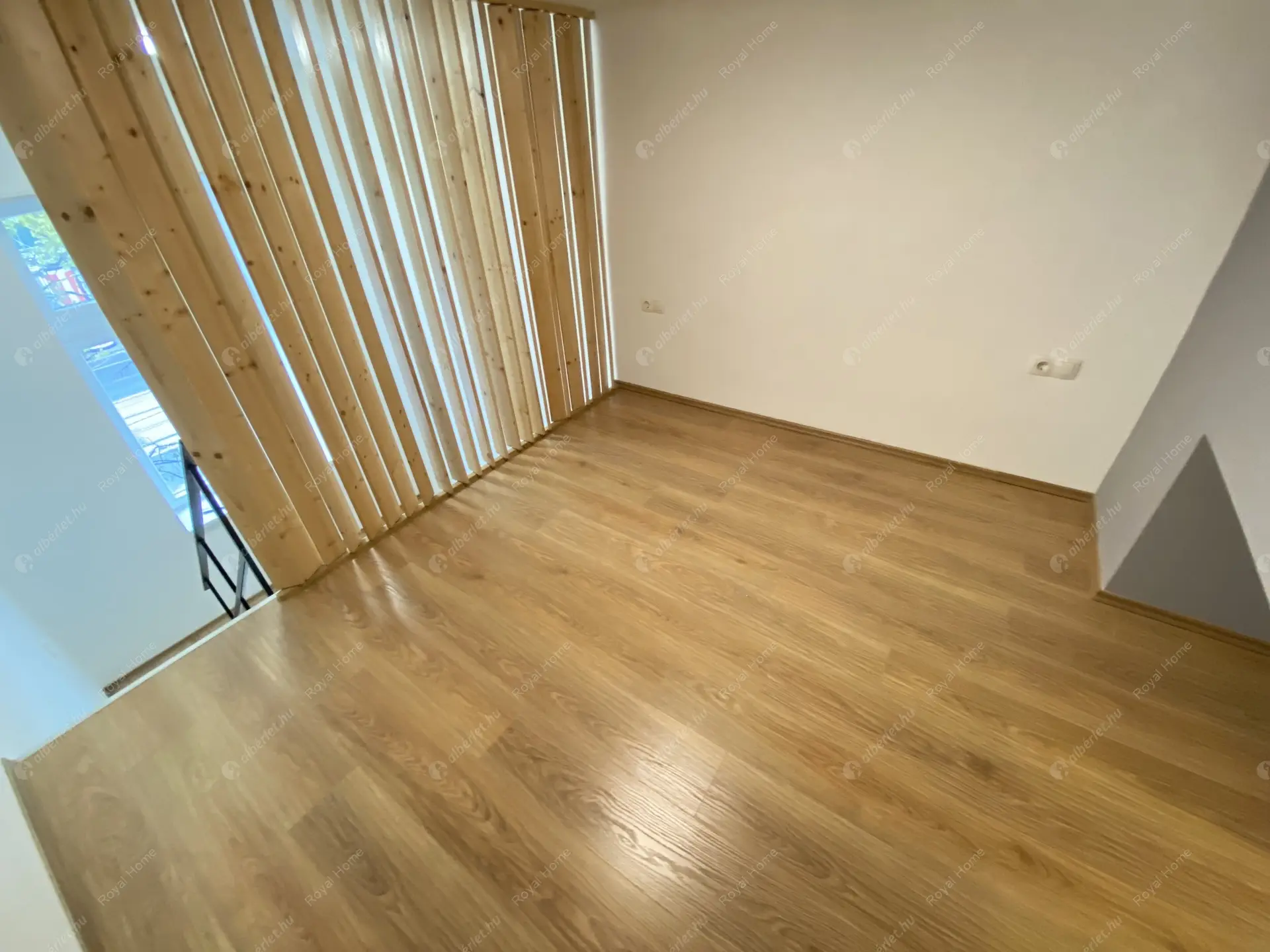 Kiadó albérlet 269000 Ft/hó áron: Budapest, VI. kerület  Teréz körút. Mérete: 60 nm, 2 szobás | Alberlet.hu - 5825187