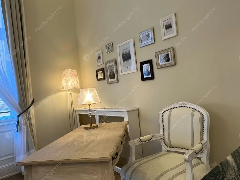 Kiadó albérlet 390000 Ft/hó áron: Budapest, VI. kerület  Teréz körút. Mérete: 60 nm, 2 szobás | Alberlet.hu - 6573861