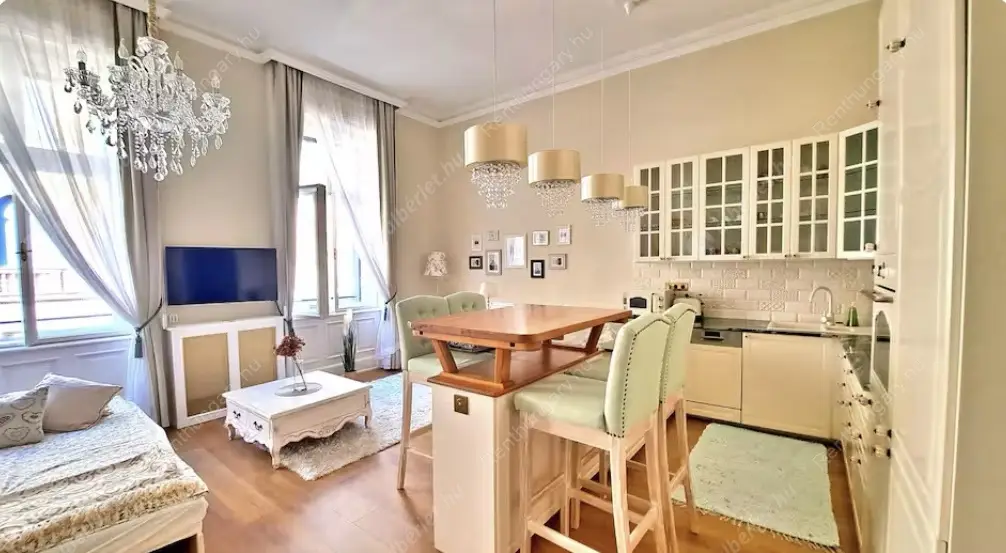 Kiadó albérlet 390000 Ft/hó áron: Budapest, VI. kerület  Teréz körút. Mérete: 60 nm, 2 szobás | Alberlet.hu - 6574273