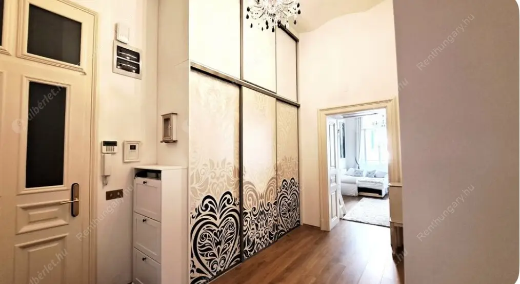 Kiadó albérlet 390000 Ft/hó áron: Budapest, VI. kerület  Teréz körút. Mérete: 60 nm, 2 szobás | Alberlet.hu - 6574280