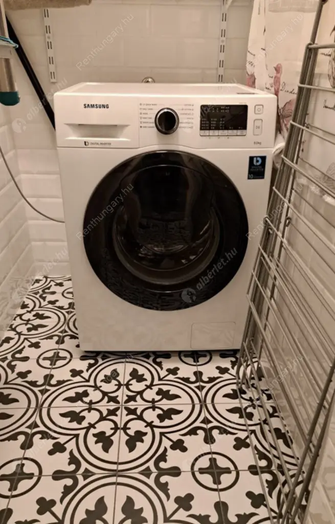 Kiadó albérlet 390000 Ft/hó áron: Budapest, VI. kerület  Teréz körút. Mérete: 60 nm, 2 szobás | Alberlet.hu - 6574284