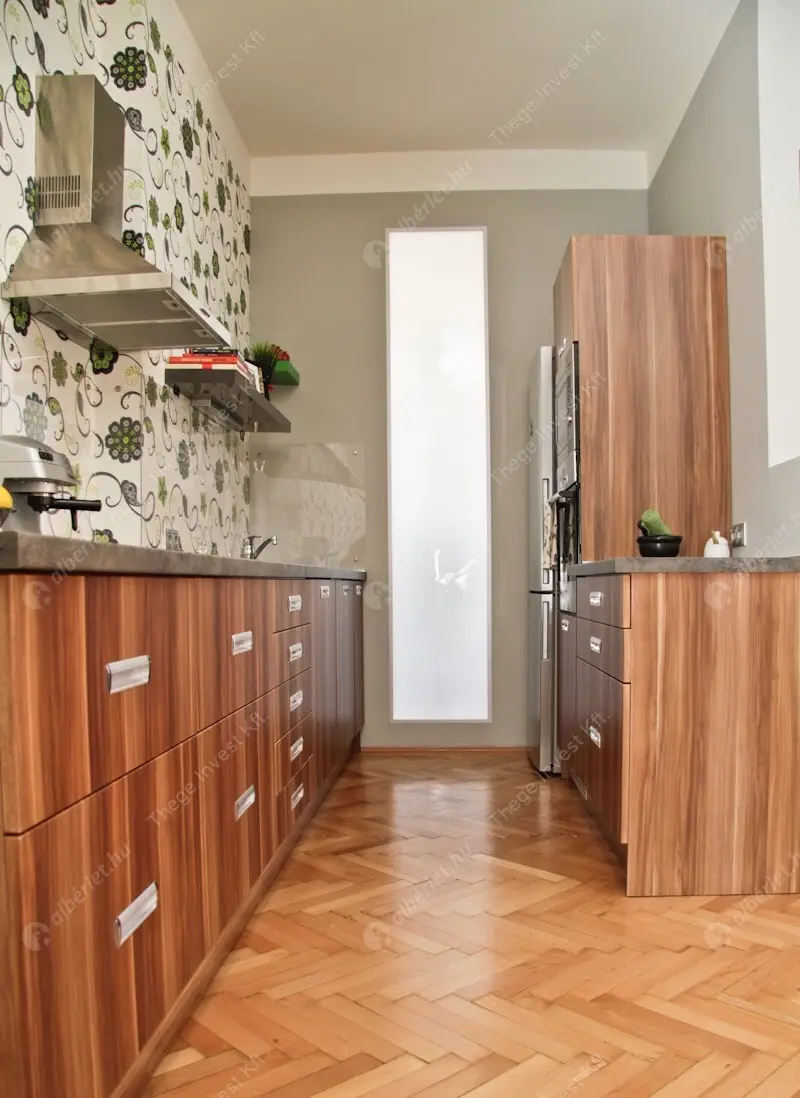 Kiadó albérlet 360000 Ft/hó áron: Budapest, VI. kerület  Teréz körút. Mérete: 61 nm, 2 szobás | Alberlet.hu - 6564212