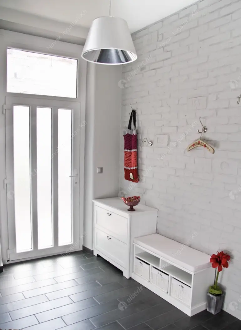 Kiadó albérlet 360000 Ft/hó áron: Budapest, VI. kerület  Teréz körút. Mérete: 61 nm, 2 szobás | Alberlet.hu - 6583907