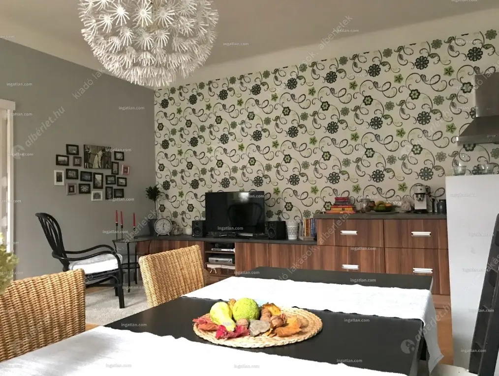 Kiadó albérlet 320000 Ft/hó áron: Budapest, VI. kerület  Teréz körút. Mérete: 61 nm, 2 szobás | Alberlet.hu - 6632480