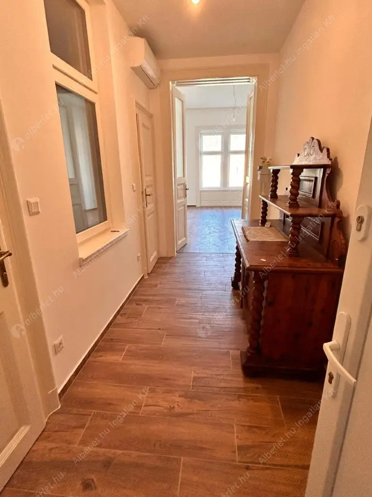 Kiadó albérlet 420000 Ft/hó áron: Budapest, VI. kerület  Teréz körút. Mérete: 65 nm, 2 szobás | Alberlet.hu - 6518168