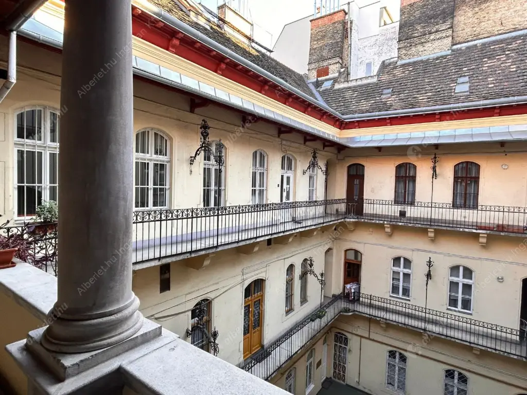 Kiadó albérlet 420000 Ft/hó áron: Budapest, VI. kerület  Teréz körút. Mérete: 65 nm, 2 szobás | Alberlet.hu - 6518175