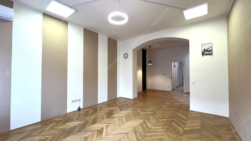 Kiadó albérlet 250000 Ft/hó áron: Budapest, VI. kerület  Teréz körút. Mérete: 66 nm, 1 szobás | Alberlet.hu - 6560872