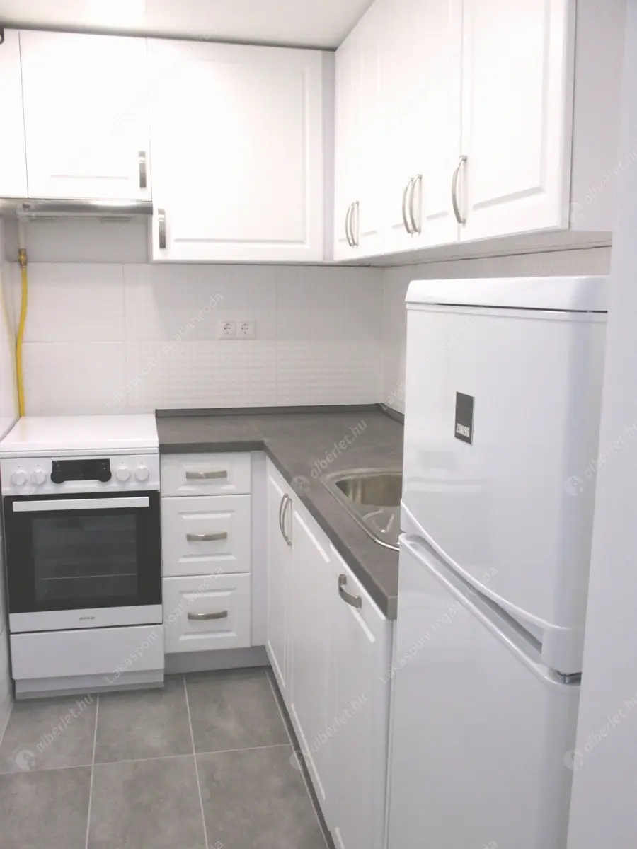 Kiadó albérlet 340000 Ft/hó áron: Budapest, VI. kerület  Teréz körút. Mérete: 70 nm, 2 szobás | Alberlet.hu - 6504475