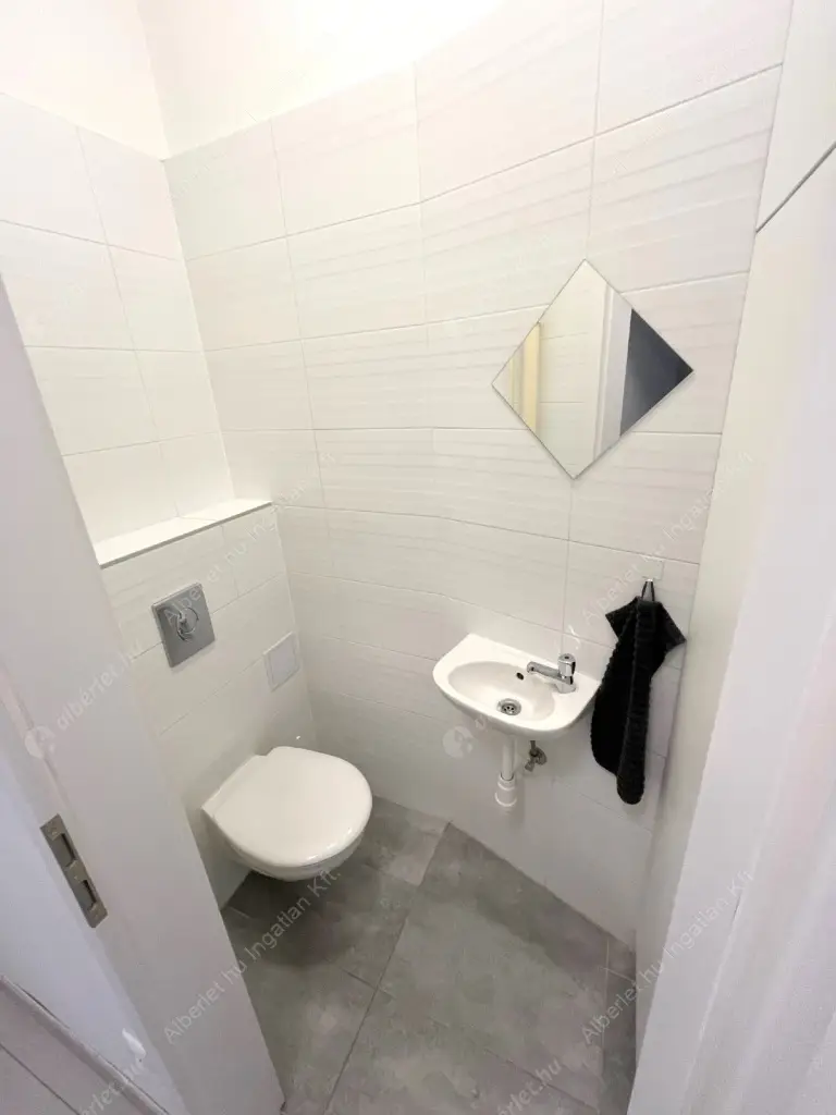 Kiadó albérlet 295000 Ft/hó áron: Budapest, VI. kerület  Teréz körút. Mérete: 70 nm, 2 szobás | Alberlet.hu - 6601998