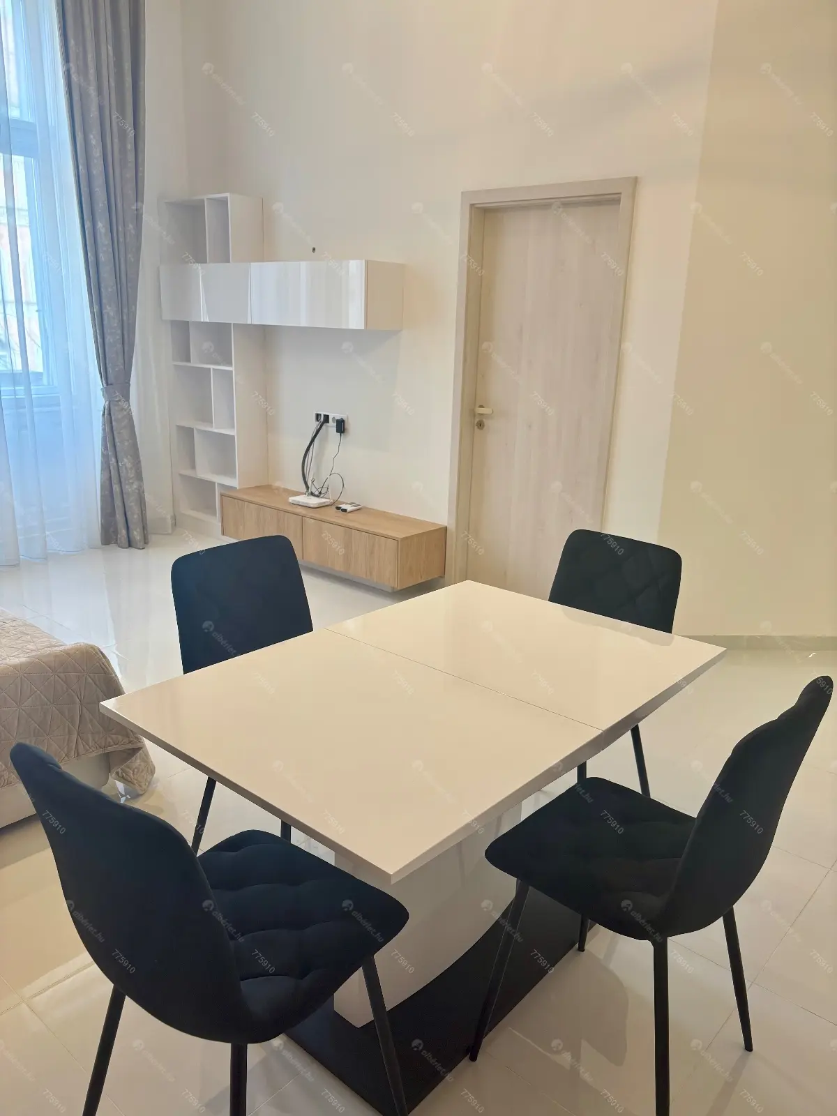 Kiadó albérlet 395000 Ft/hó áron: Budapest, VI. kerület  Teréz körút. Mérete: 72 nm, 3 szobás | Alberlet.hu - 6676434