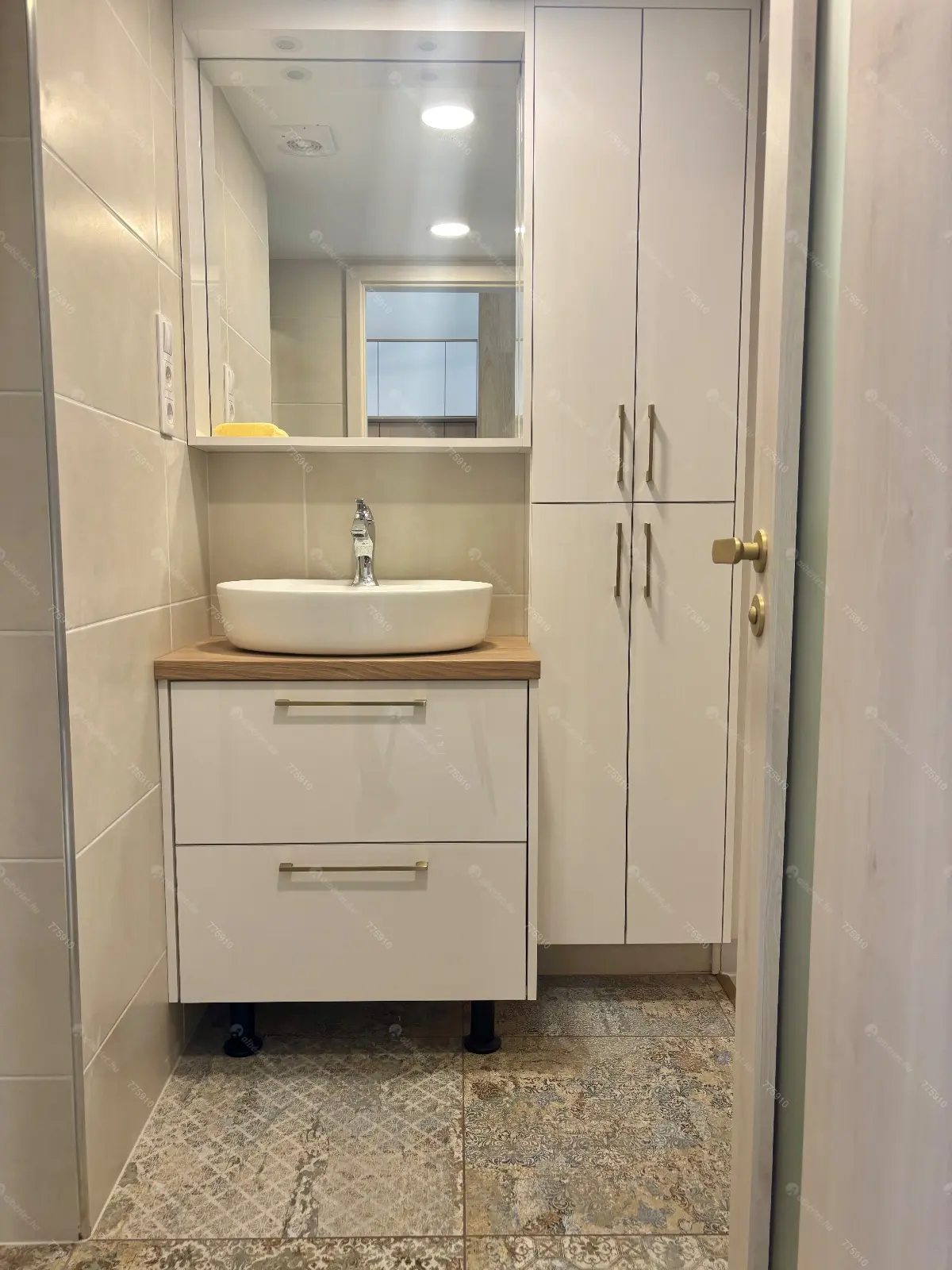 Kiadó albérlet 395000 Ft/hó áron: Budapest, VI. kerület  Teréz körút. Mérete: 72 nm, 3 szobás | Alberlet.hu - 6676442