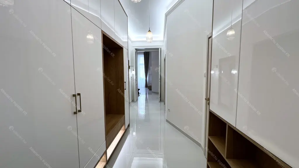 Kiadó albérlet 395000 Ft/hó áron: Budapest, VI. kerület  Teréz körút. Mérete: 72 nm, 3 szobás | Alberlet.hu - 6678338