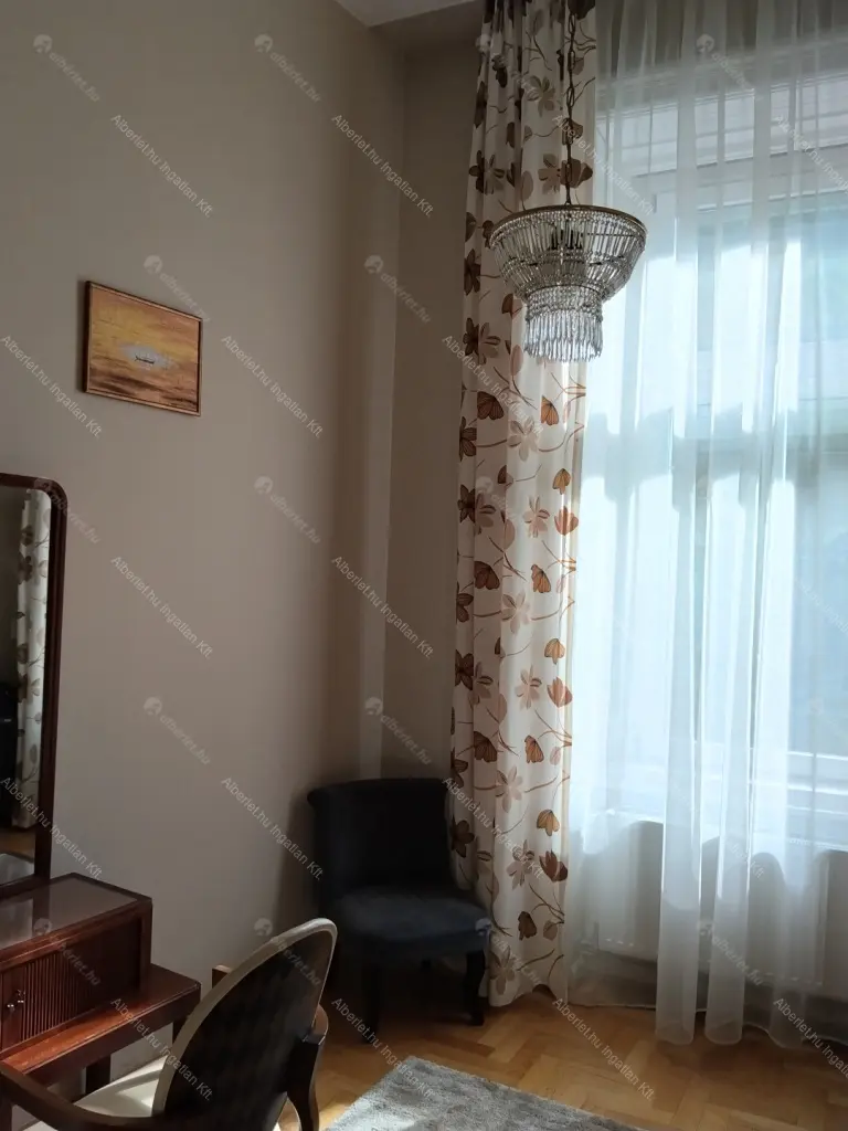 Kiadó albérlet 390000 Ft/hó áron: Budapest, VI. kerület  Teréz körút. Mérete: 72 nm, 3 szobás | Alberlet.hu - 6706629