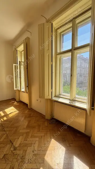 Kiadó albérlet 350000 Ft/hó áron: Budapest, VI. kerület  Teréz körút. Mérete: 80 nm, 2 szobás | Alberlet.hu - 6625125