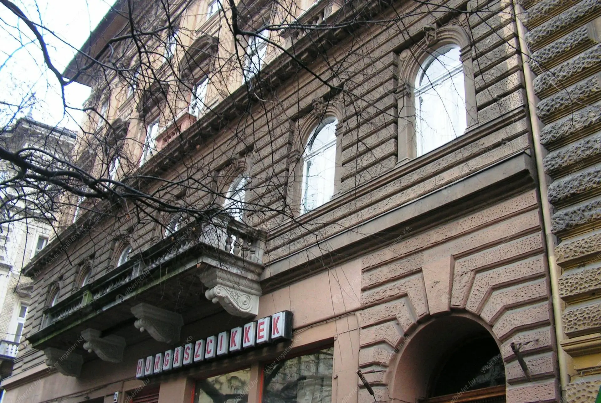 Kiadó albérlet 360000 Ft/hó áron: Budapest, VI. kerület  Teréz körút. Mérete: 80 nm, 3 szobás | Alberlet.hu - 6371926