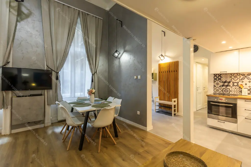 Kiadó albérlet 350000 Ft/hó áron: Budapest, VI. kerület  Teréz körút. Mérete: 80 nm, 3 szobás | Alberlet.hu - 6676970