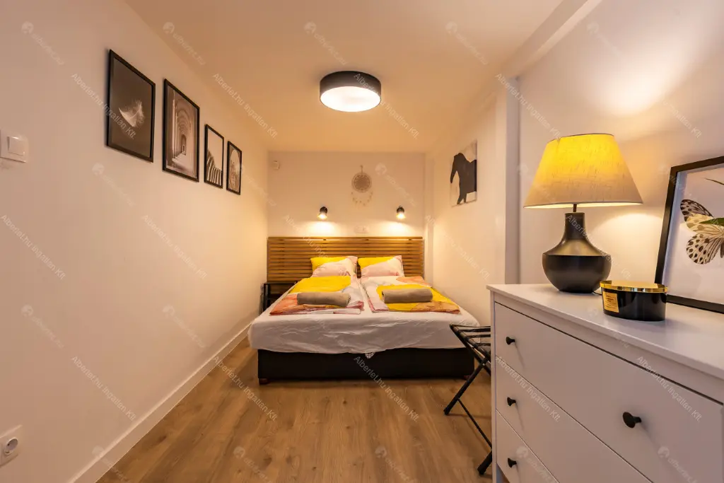 Kiadó albérlet 350000 Ft/hó áron: Budapest, VI. kerület  Teréz körút. Mérete: 80 nm, 3 szobás | Alberlet.hu - 6676979