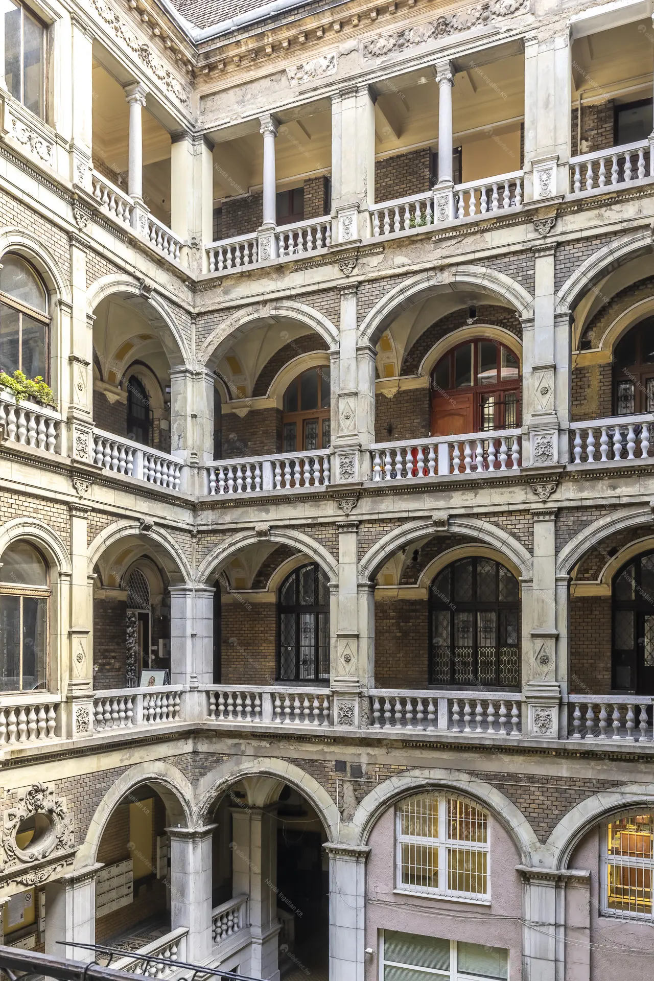 Kiadó albérlet 350000 Ft/hó áron: Budapest, VI. kerület  Teréz körút. Mérete: 80 nm, 1 szobás | Alberlet.hu - 6678010