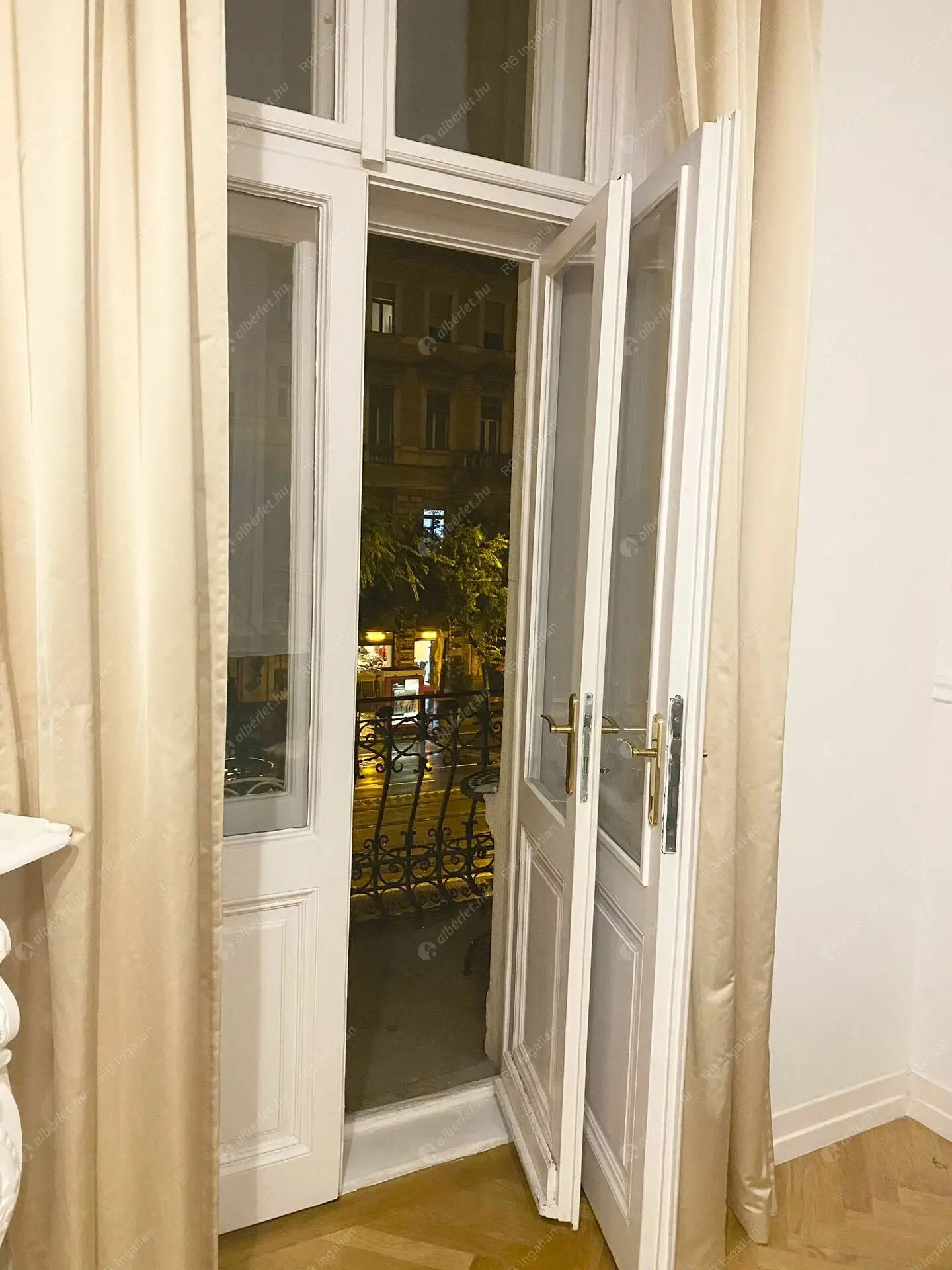 Kiadó albérlet 480000 Ft/hó áron: Budapest, VI. kerület  Teréz körút. Mérete: 90 nm, 3 szobás | Alberlet.hu - 6509328