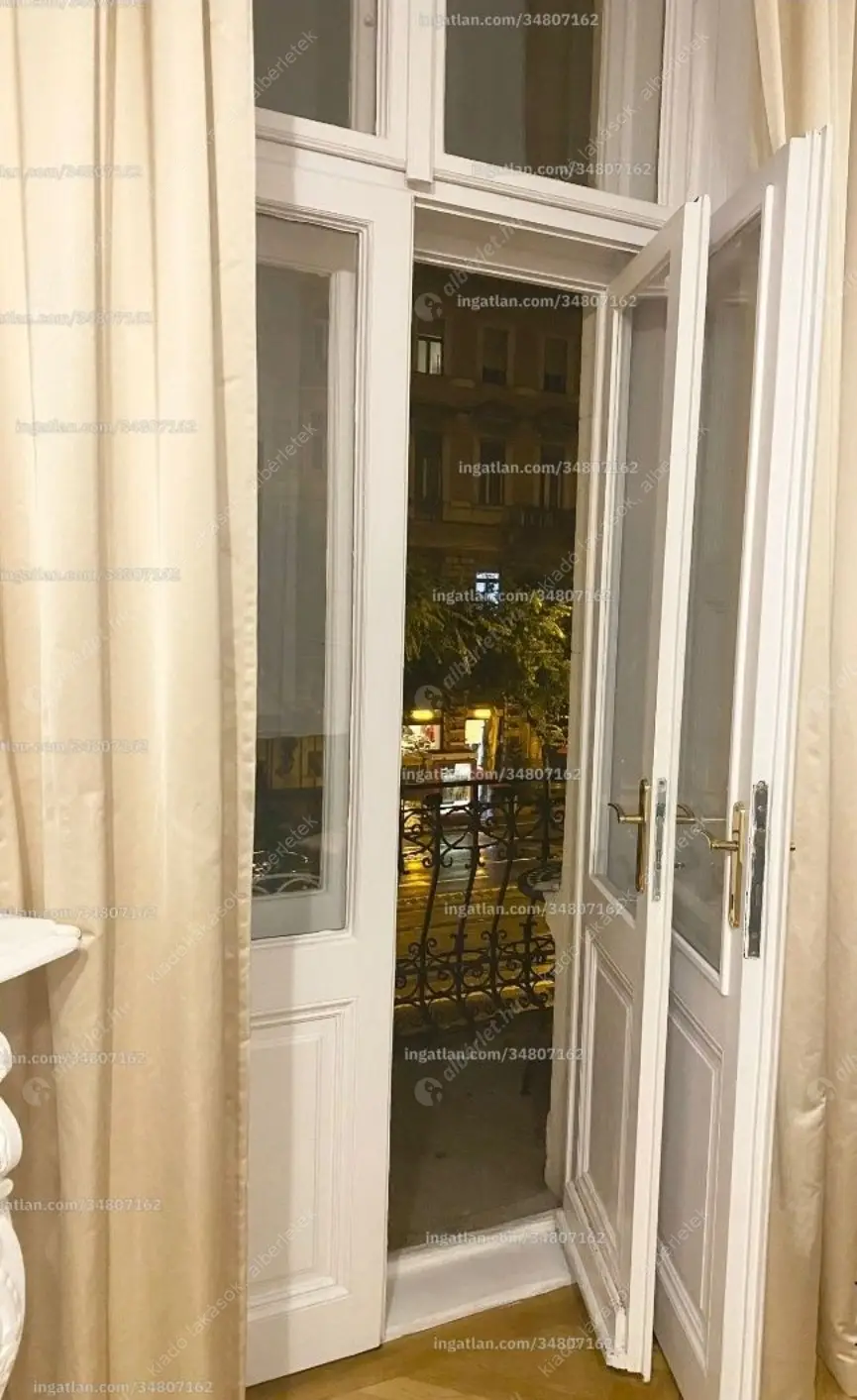 Kiadó albérlet 400000 Ft/hó áron: Budapest, VI. kerület  Teréz körút. Mérete: 90 nm, 3 szobás | Alberlet.hu - 6621371