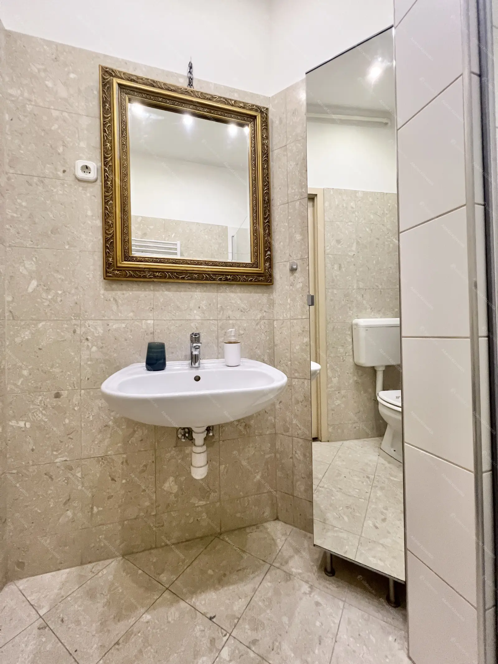 Kiadó albérlet 225000 Ft/hó áron: Budapest, VI. kerület  Városligeti fasor. Mérete: 28 nm, 1 szobás | Alberlet.hu - 6650964