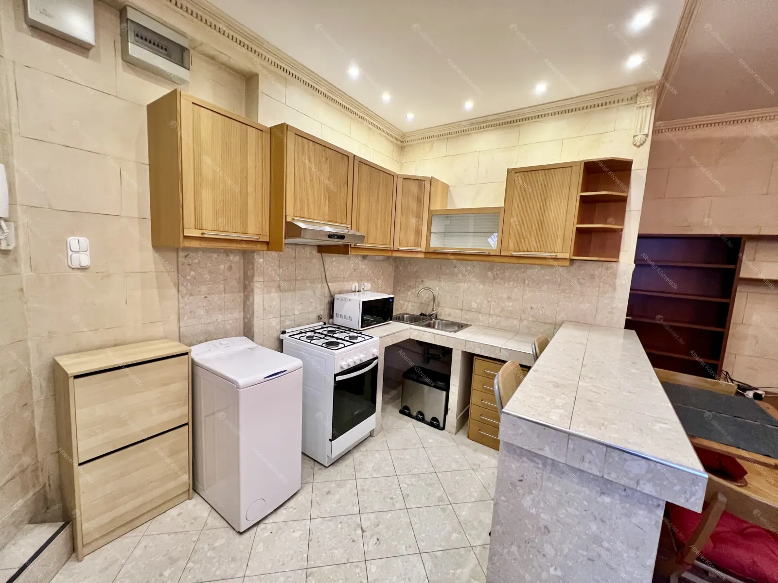 Kiadó albérlet 225000 Ft/hó áron: Budapest, VI. kerület  Városligeti fasor. Mérete: 28 nm, 1 szobás | Alberlet.hu - 6650966