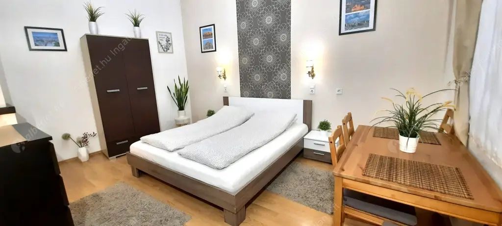 Kiadó albérlet 390000 Ft/hó áron: Budapest, VI. kerület  Vasvári Pál utca. Mérete: 69 nm, 3 szobás | Alberlet.hu - 6622324