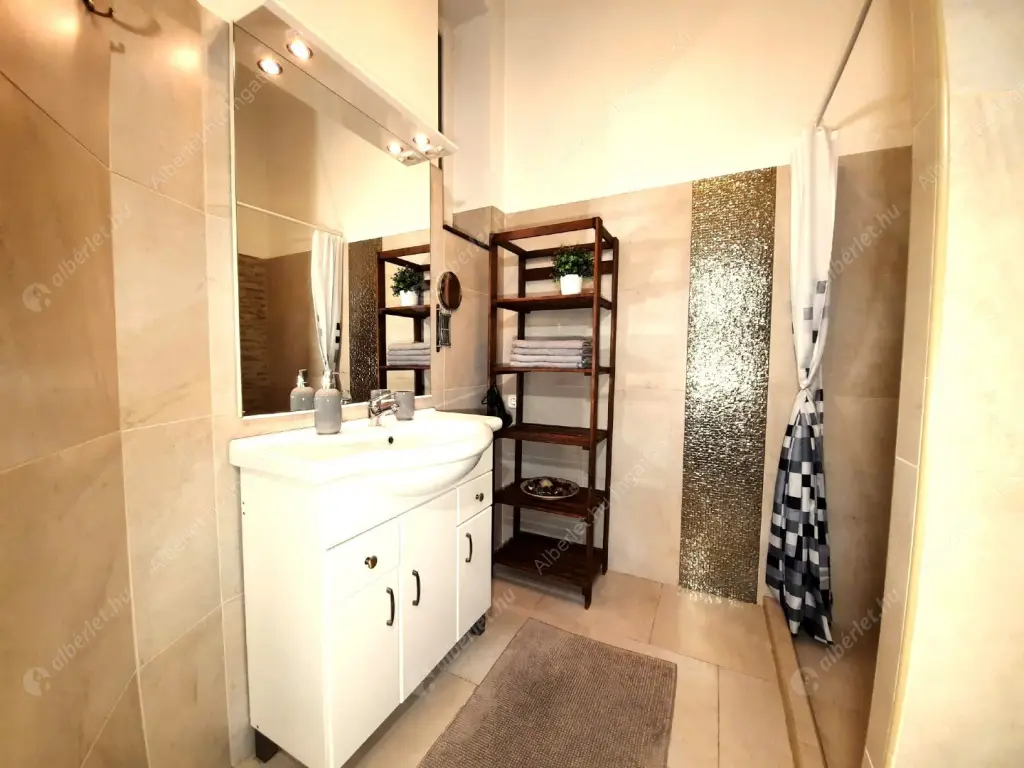 Kiadó albérlet 390000 Ft/hó áron: Budapest, VI. kerület  Vasvári Pál utca. Mérete: 69 nm, 3 szobás | Alberlet.hu - 6622332