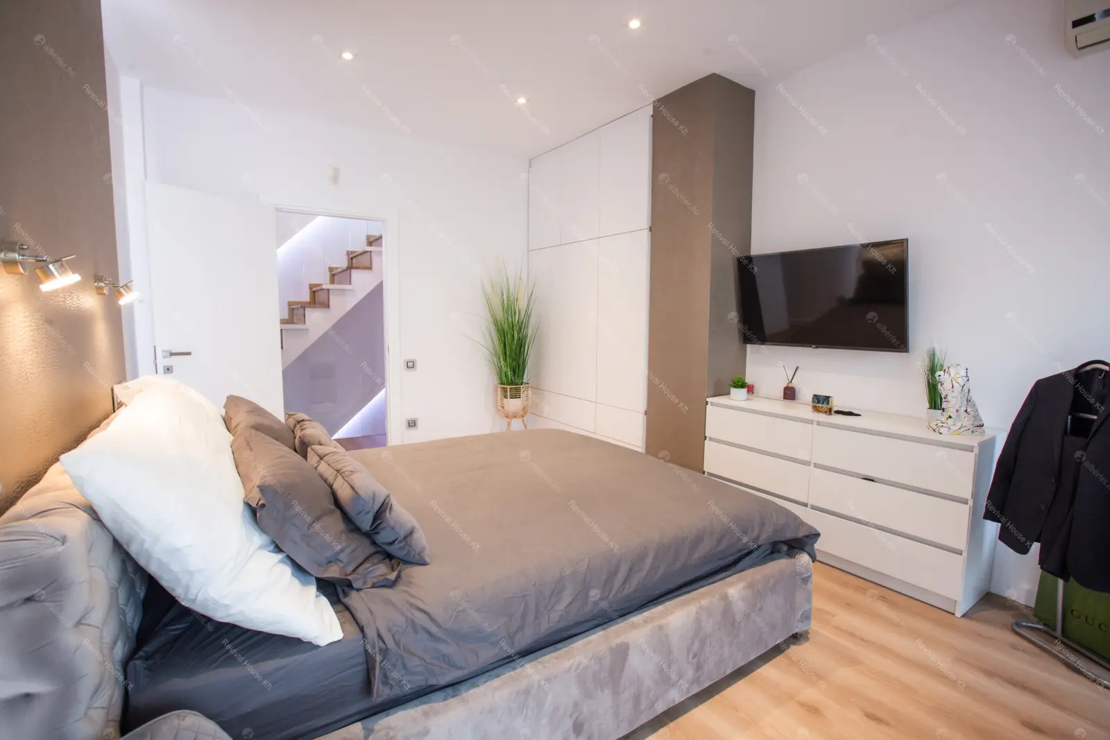 Kiadó albérlet 740000 Ft/hó áron: Budapest, VI. kerület  Vörösmarty utca. Mérete: 100 nm, 3 szobás | Alberlet.hu - 6640426