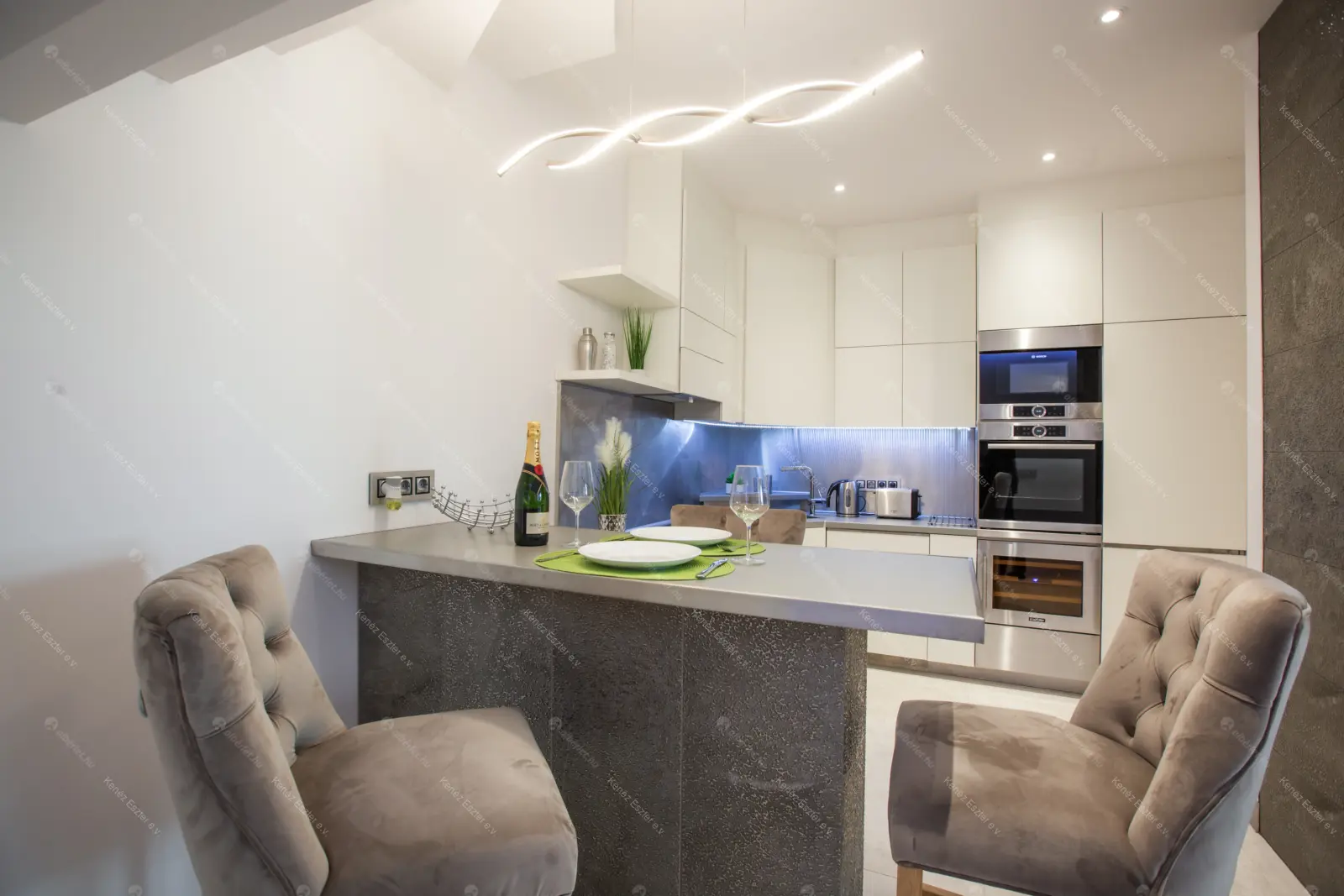 Kiadó albérlet 740000 Ft/hó áron: Budapest, VI. kerület  Vörösmarty utca. Mérete: 100 nm, 3 szobás | Alberlet.hu - 6636164