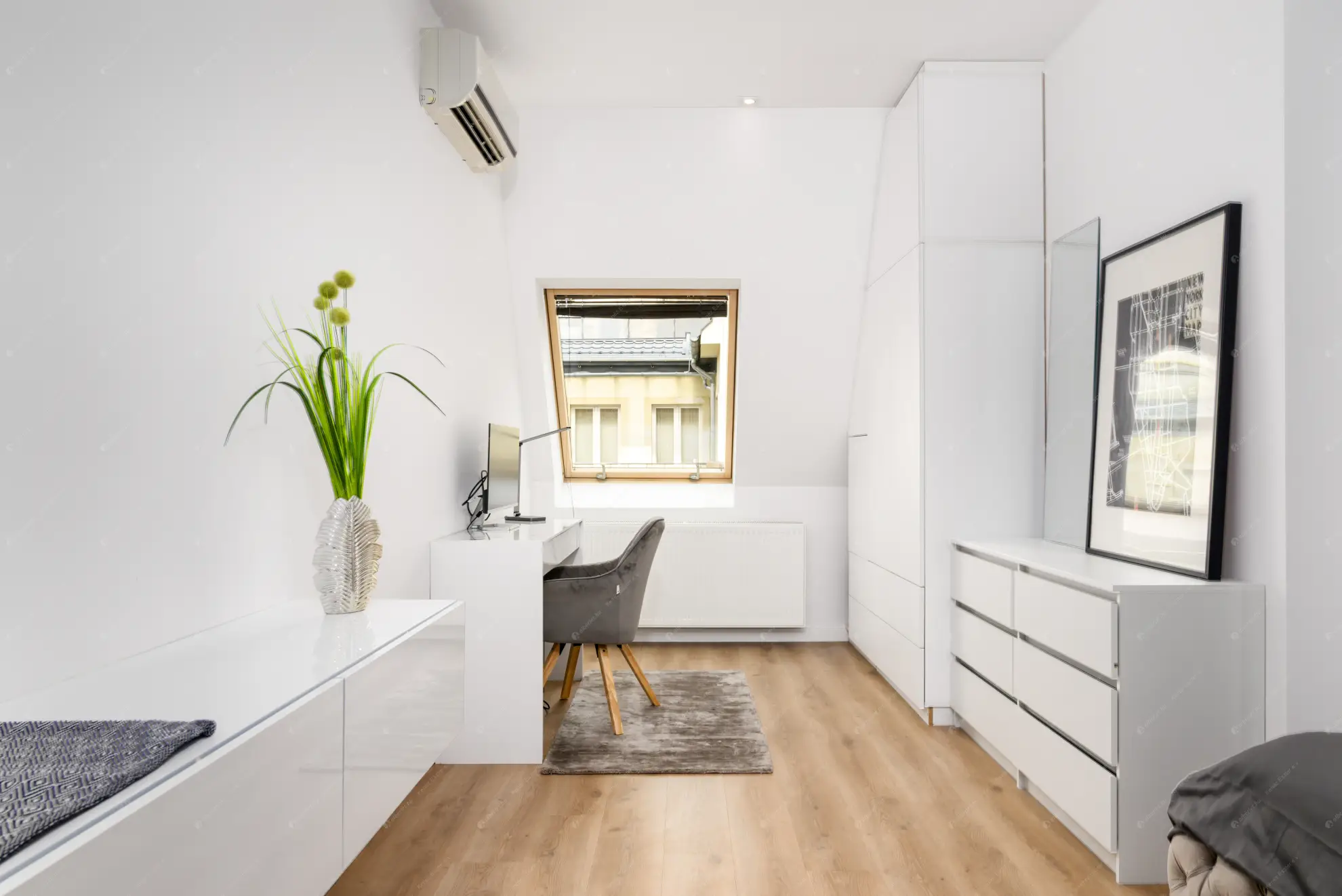 Kiadó albérlet 740000 Ft/hó áron: Budapest, VI. kerület  Vörösmarty utca. Mérete: 100 nm, 5 szobás | Alberlet.hu - 6636138