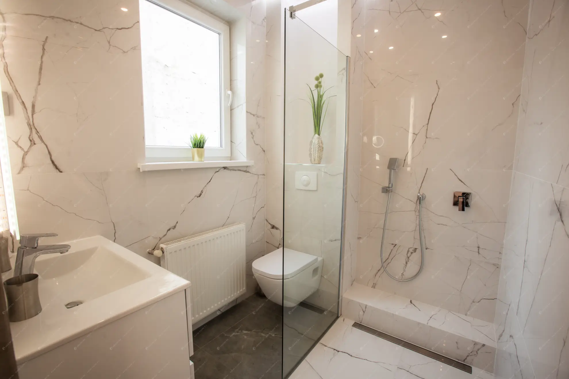 Kiadó albérlet 740000 Ft/hó áron: Budapest, VI. kerület  Vörösmarty utca. Mérete: 100 nm, 5 szobás | Alberlet.hu - 6636151