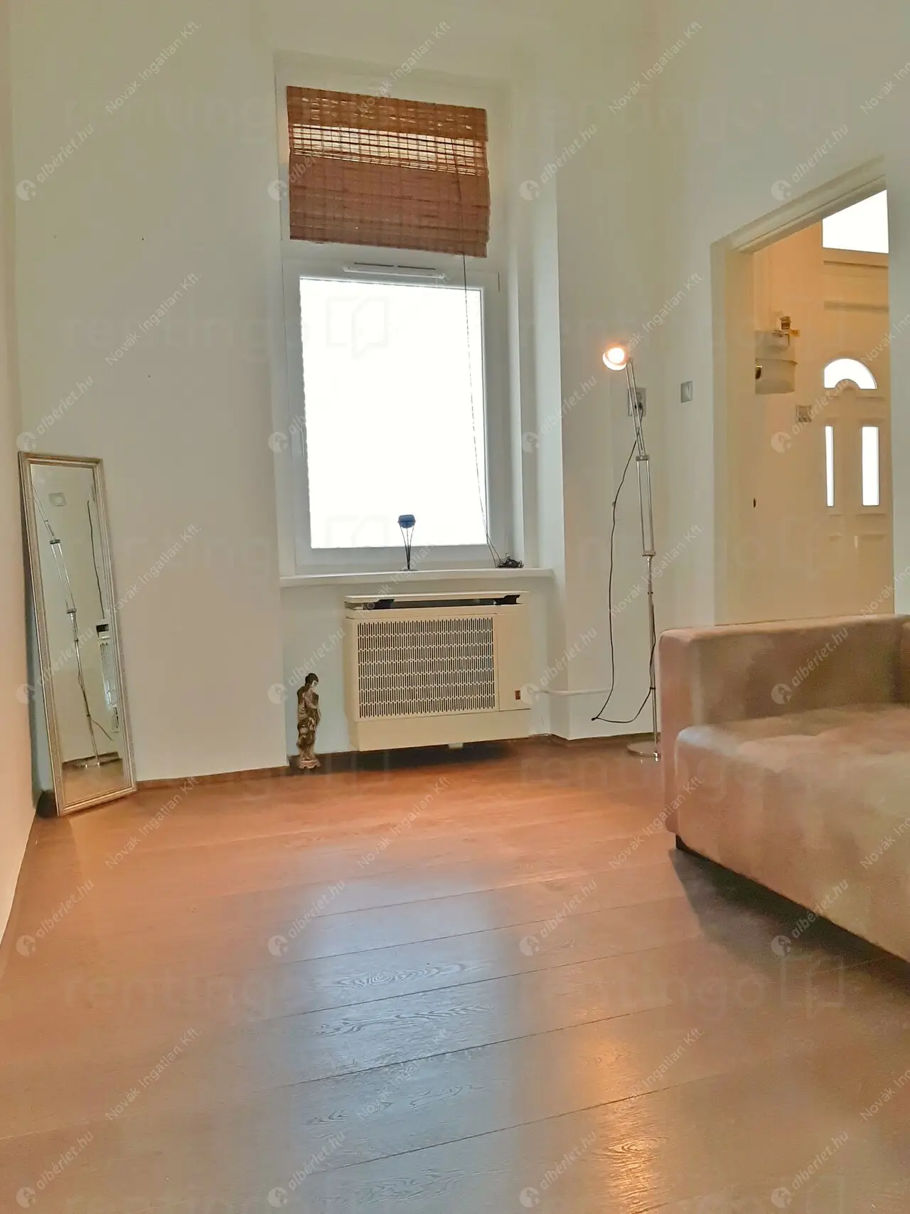 Kiadó albérlet 170000 Ft/hó áron: Budapest, VI. kerület  Vörösmarty utca. Mérete: 21 nm, 1 szobás | Alberlet.hu - 6556170