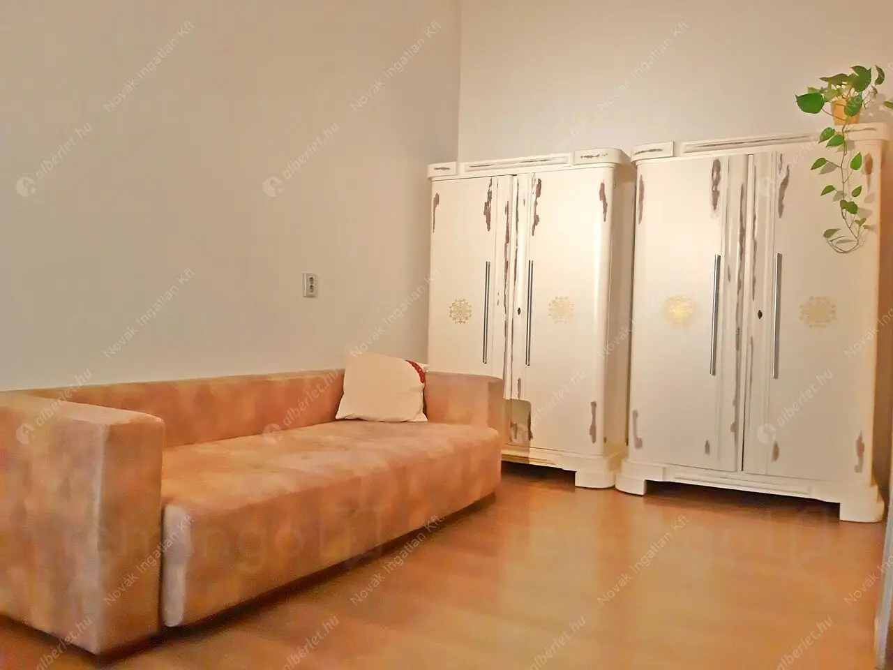 Kiadó albérlet 170000 Ft/hó áron: Budapest, VI. kerület  Vörösmarty utca. Mérete: 21 nm, 1 szobás | Alberlet.hu - 6556171