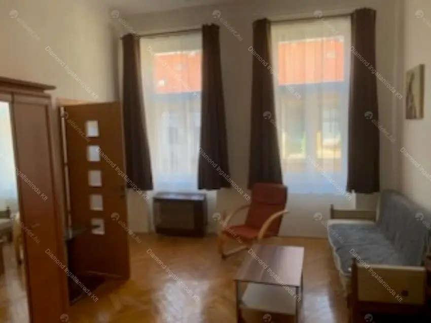 Kiadó albérlet 190000 Ft/hó áron: Budapest, VI. kerület  Vörösmarty utca. Mérete: 30 nm, 1 szobás | Alberlet.hu - 6664348