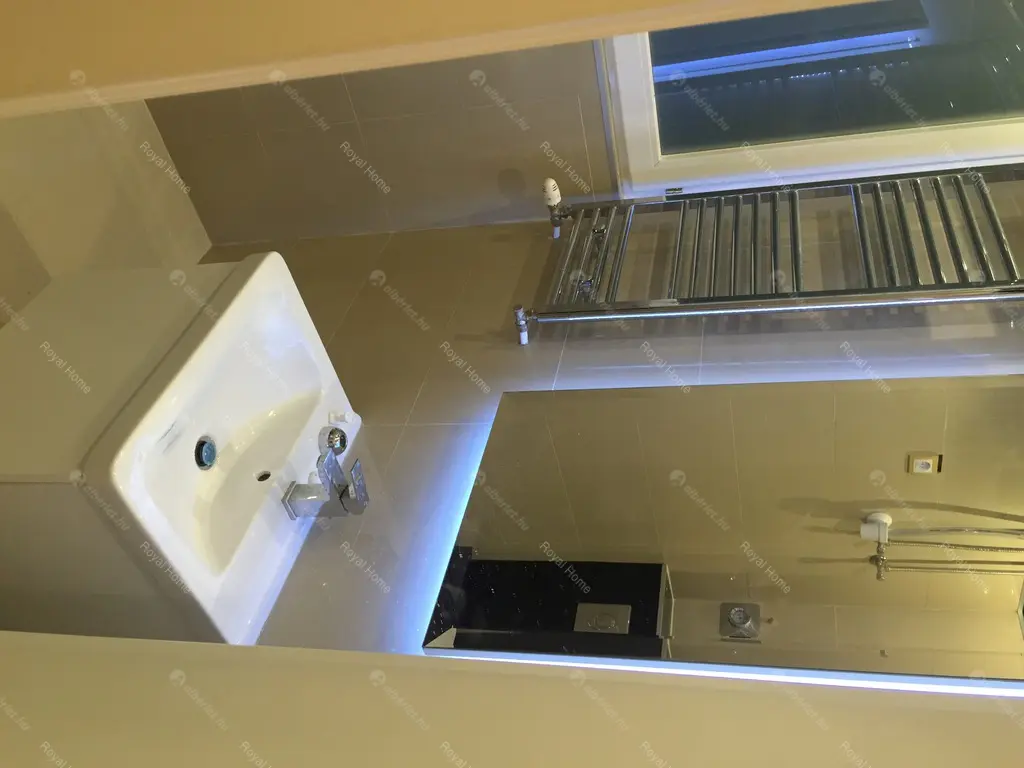 Kiadó albérlet 190000 Ft/hó áron: Budapest, VI. kerület  Vörösmarty utca. Mérete: 35 nm, 1 szobás | Alberlet.hu - 5163306