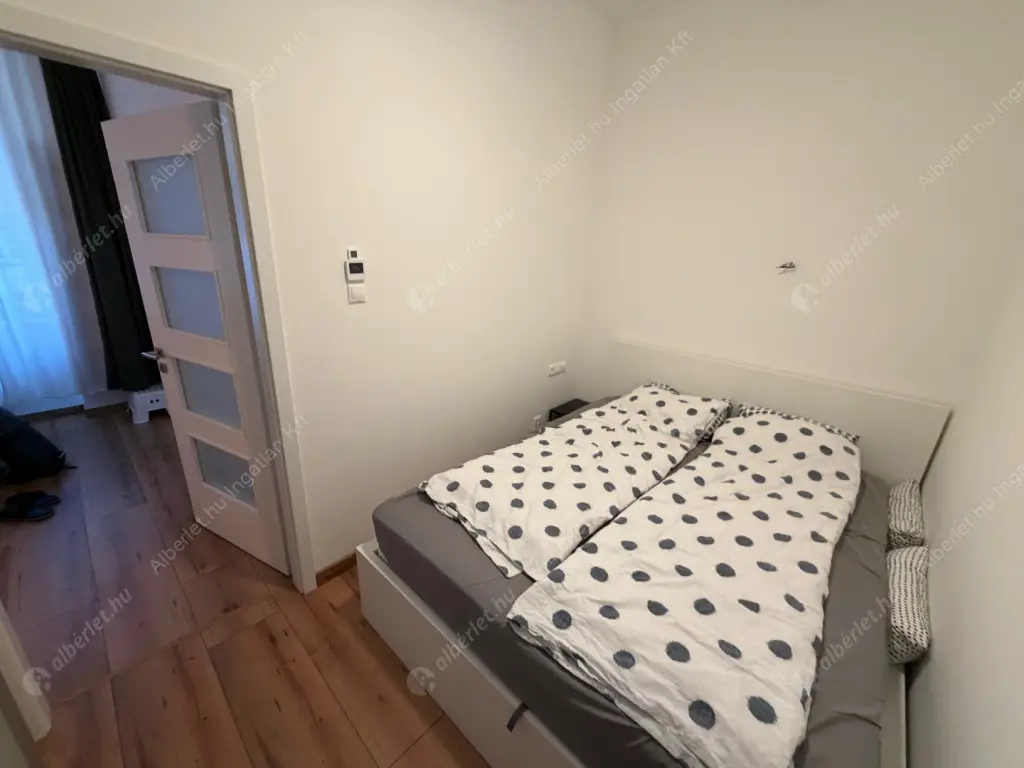 Kiadó albérlet 350000 Ft/hó áron: Budapest, VI. kerület  Vörösmarty utca. Mérete: 37 nm, 1 szobás | Alberlet.hu - 6605737